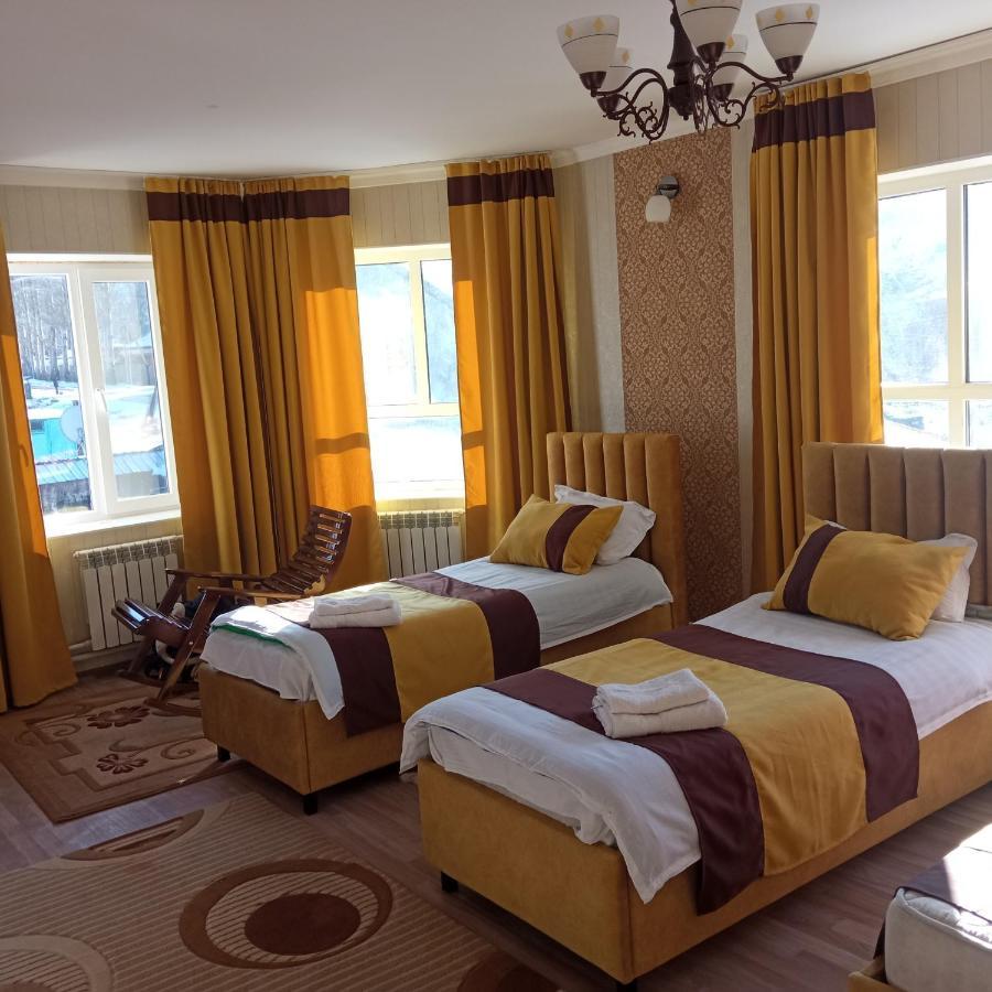 Turan Guesthouse Karakol Exterior photo