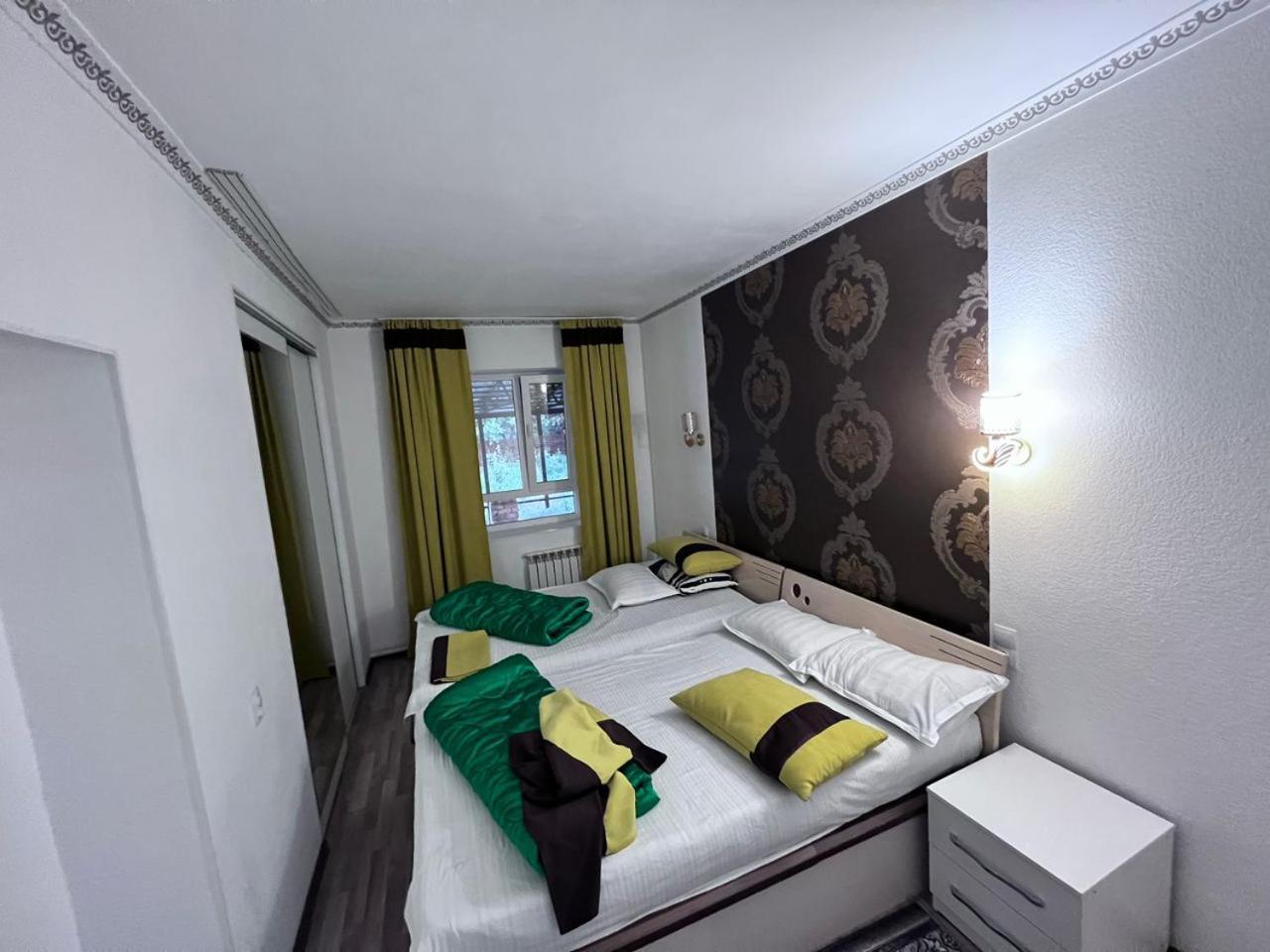 Turan Guesthouse Karakol Exterior photo