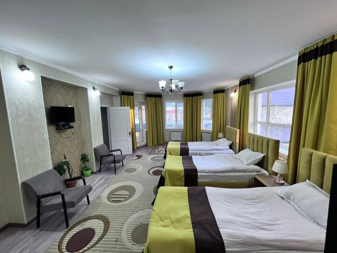 Turan Guesthouse Karakol Exterior photo